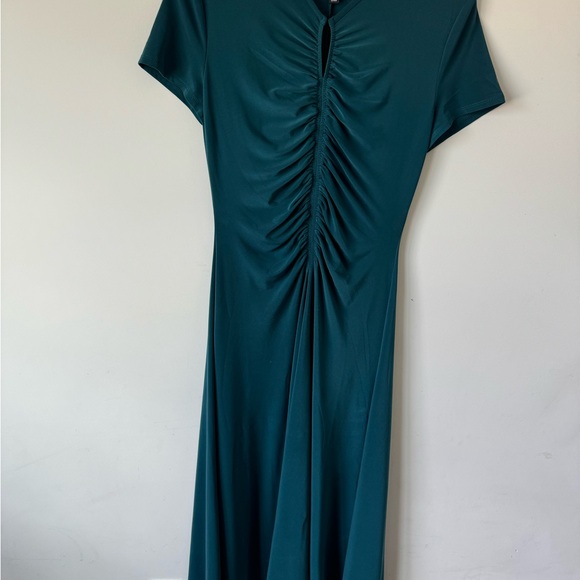 Elegant Teal Ruched Dress - Picture 3 of 10